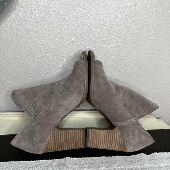 Lucky Brand Womens LP-LARETAH Taupe Peep Toe Block Heel Ankle Booties Size 8.5 M - Picture 7 of 8